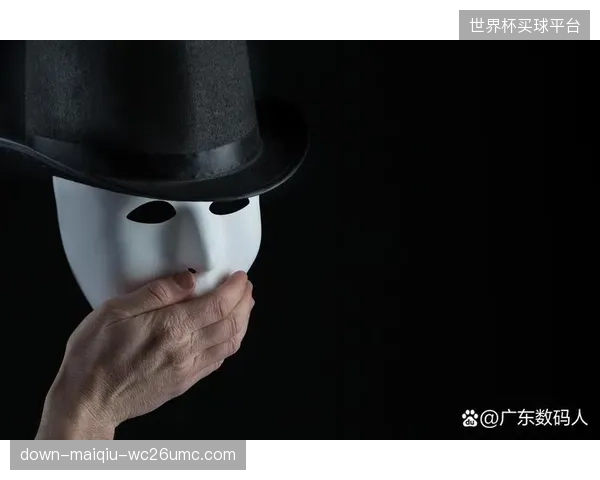 我们是否应反思将裁判员持续置于镜头下的心理压力？技术透明化也暴露了新的伦理问题